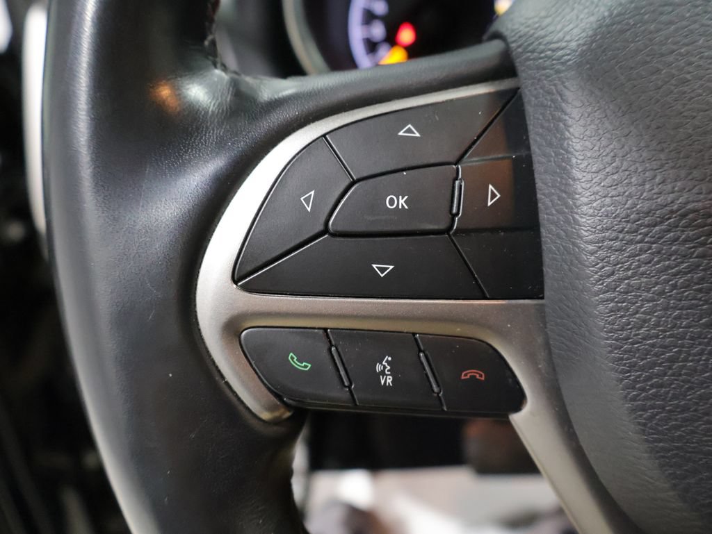 Used 2019 Jeep Grand Cherokee Altitude AWD/4WD image 34
