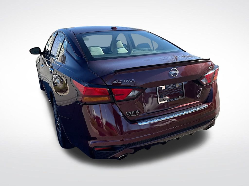 Used 2023 Nissan Altima 2.5 SV w/ SV Premium Package image 5