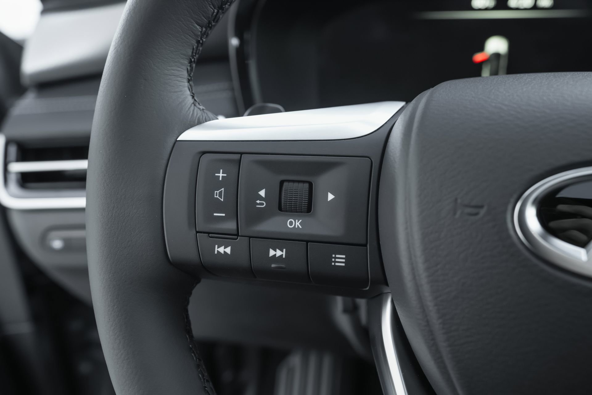 New 2026 INFINITI QX60 Luxe w/ Cargo Package image 15