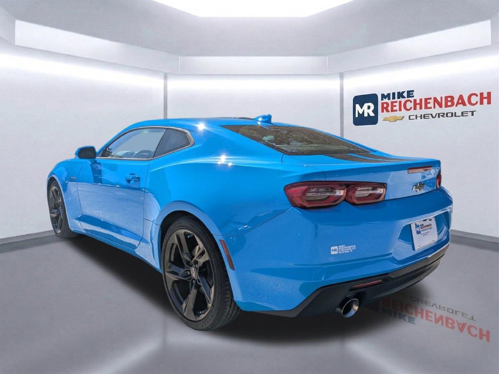 Used 2022 Chevrolet Camaro LT RWD image 6