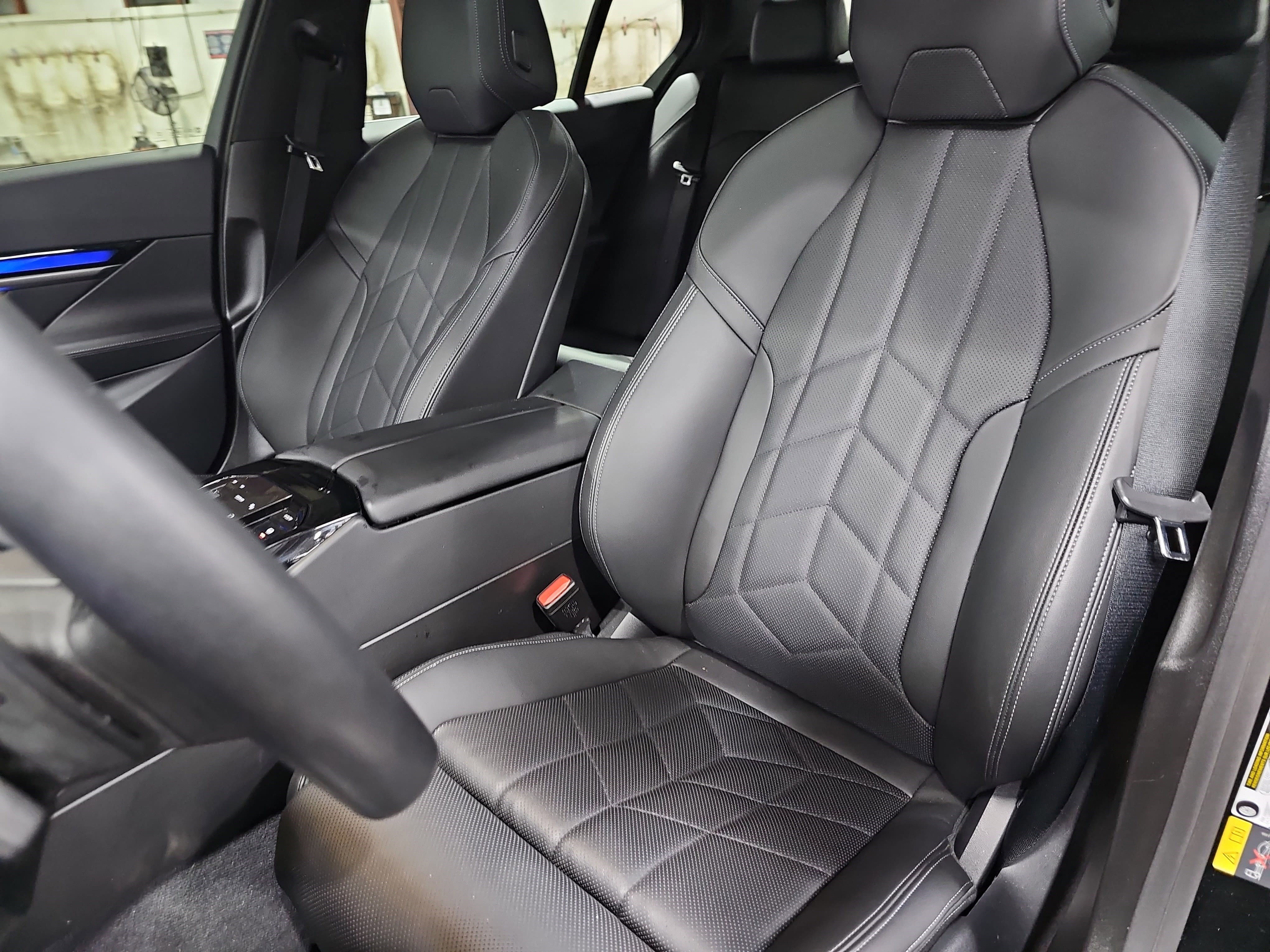 Certified 2025 BMW i5 eDrive40i w/ M Sport Package image 17