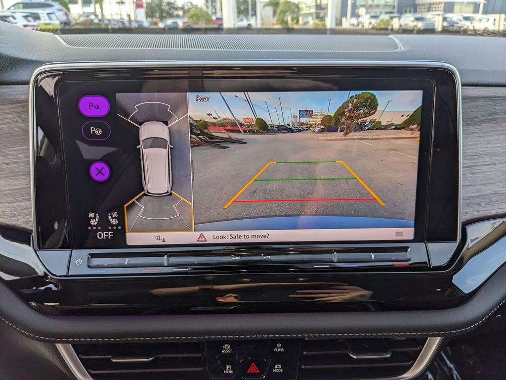 Used 2025 Volkswagen Atlas SEL Premium R-Line image 25