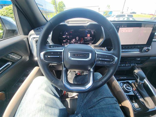 Used 2025 GMC Canyon Denali AWD/4WD image 22