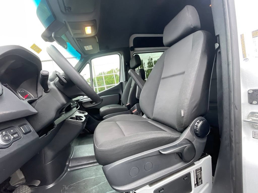 Used 2024 Mercedes-Benz Sprinter 2500 image 15