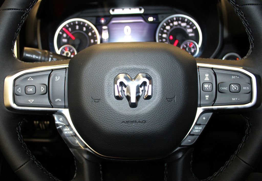 New 2026 RAM 1500 4x4 Crew Cab image 10