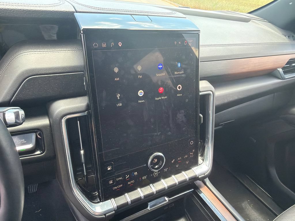 Used 2025 GMC Yukon Denali AWD/4WD image 28