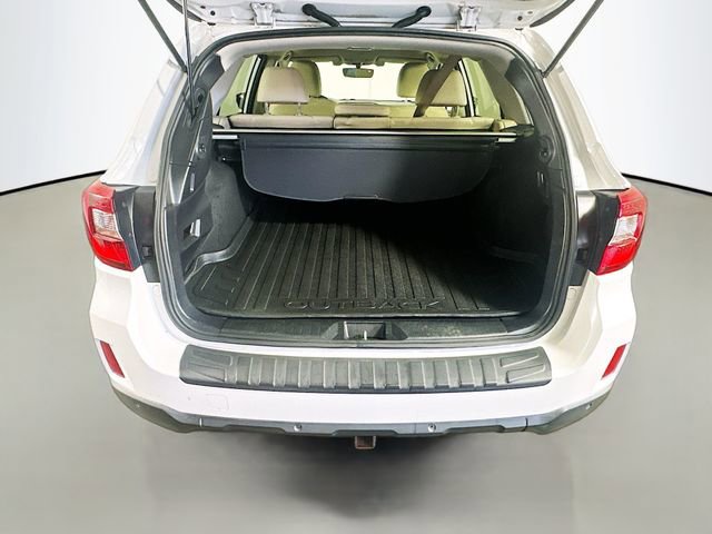 Used 2017 Subaru Outback 3.6R Limited image 29
