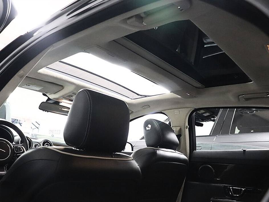 Used 2015 Jaguar XJ L Portfolio RWD image 50
