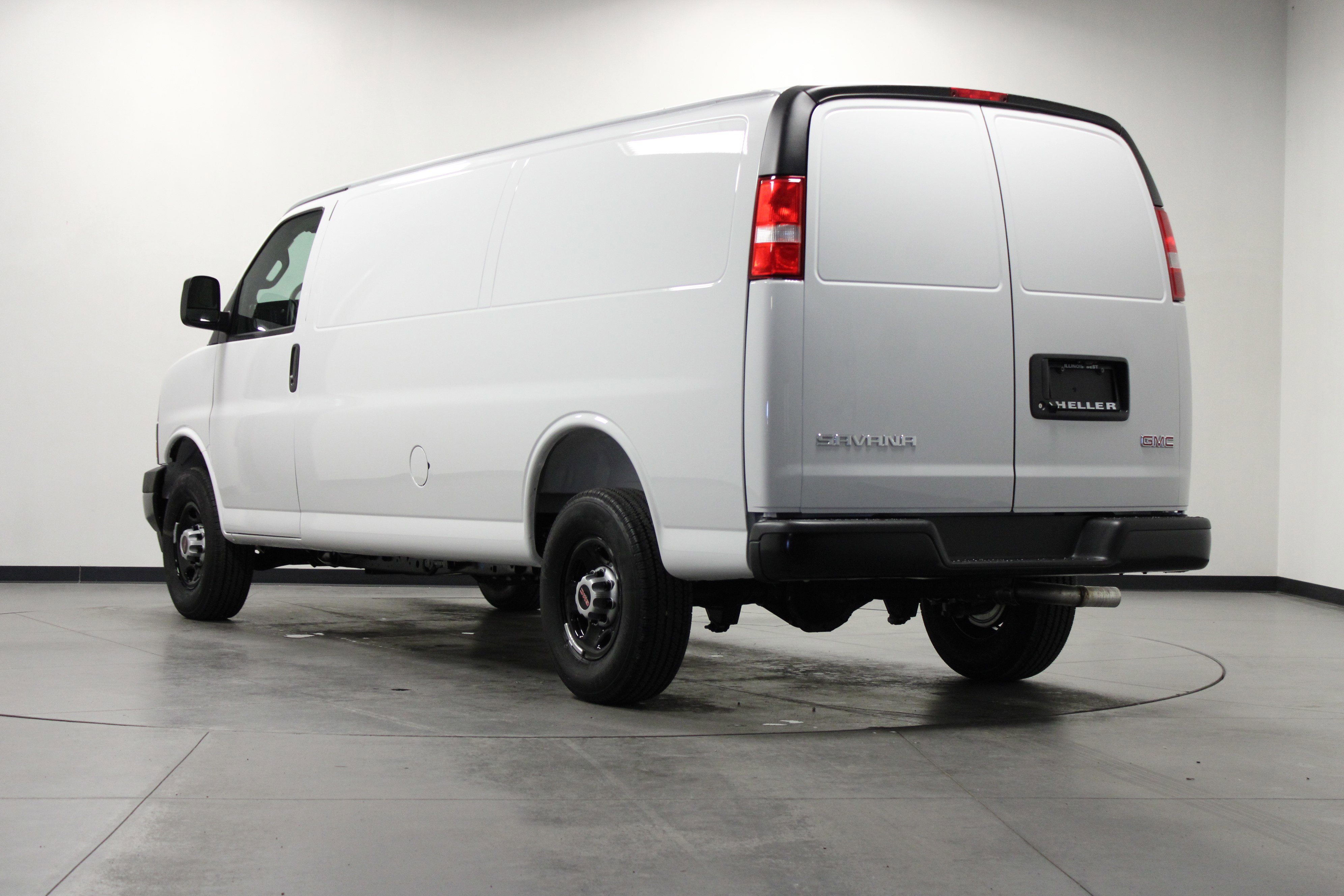 New 2026 GMC Savana 2500 Extended RWD image 6