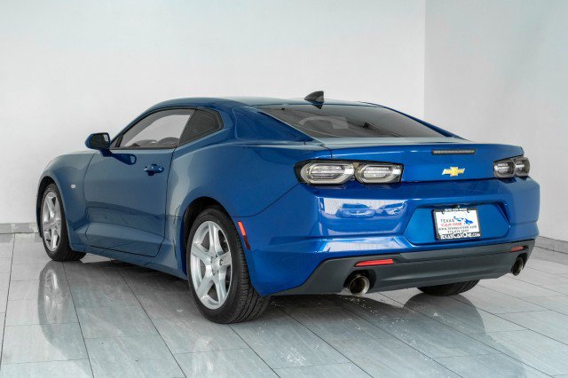Used 2021 Chevrolet Camaro LT w/ Technology Package RWD image 8