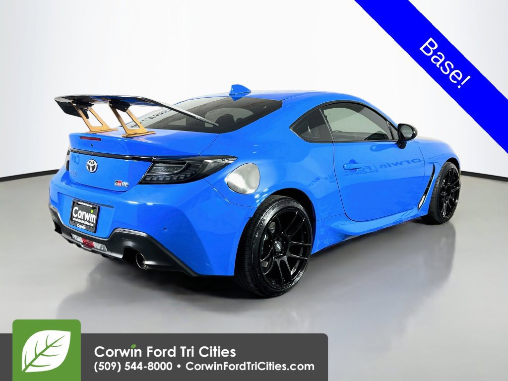 Used 2023 Toyota GR86 RWD image 15