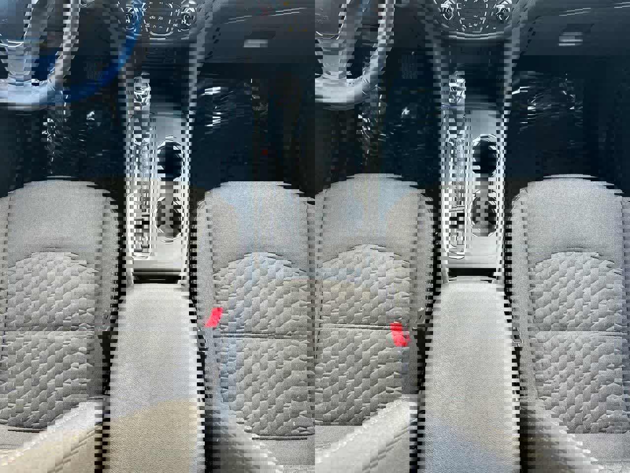 Used 2020 Chevrolet Equinox LT w/ Driver Convenience Package image 30