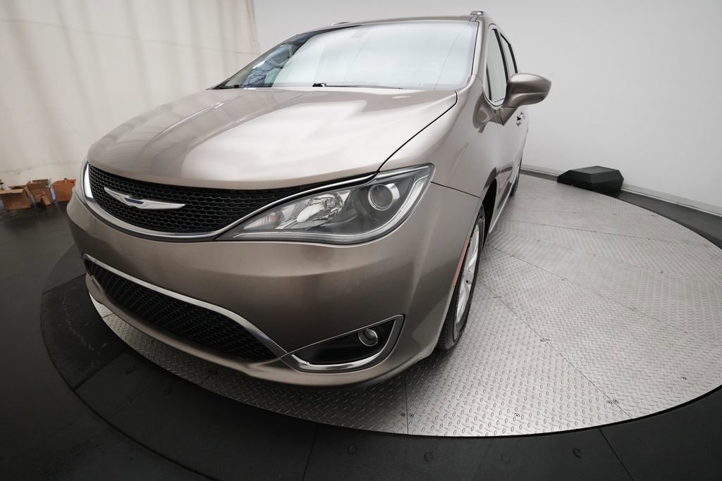 Used 2018 Chrysler Pacifica Touring-L w/ Premium Audio Group image 12