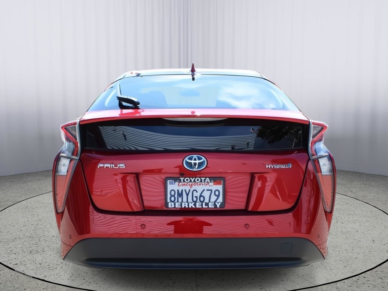 Used 2018 Toyota Prius Two w/ Prius Two Safety Plus Package FWD image 7