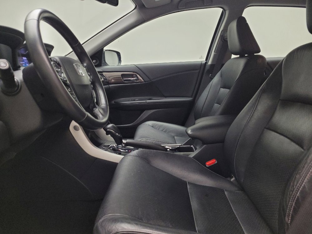Used 2017 Honda Accord Touring image 17