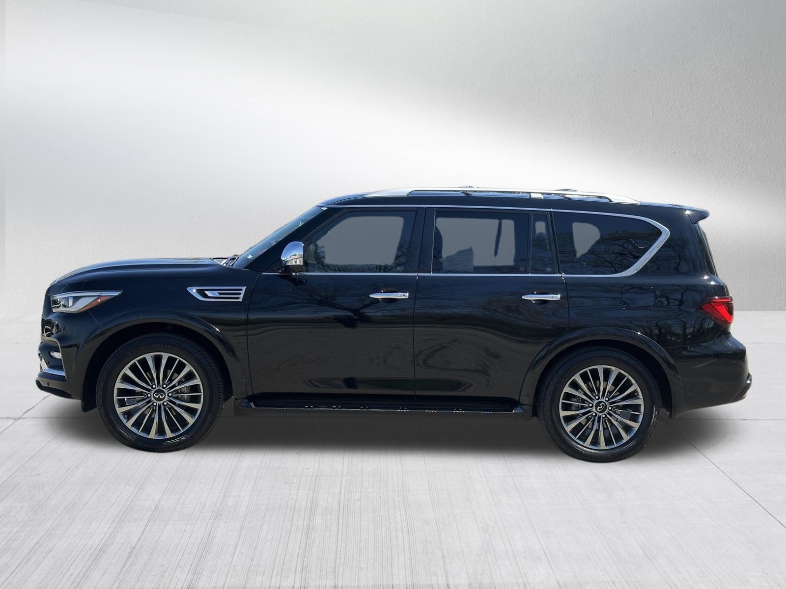Used 2021 INFINITI QX80 Sensory w/ All-Season Package AWD/4WD image 4