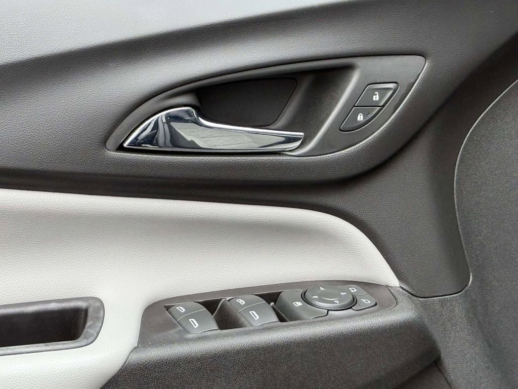Used 2019 Chevrolet Equinox LS image 24