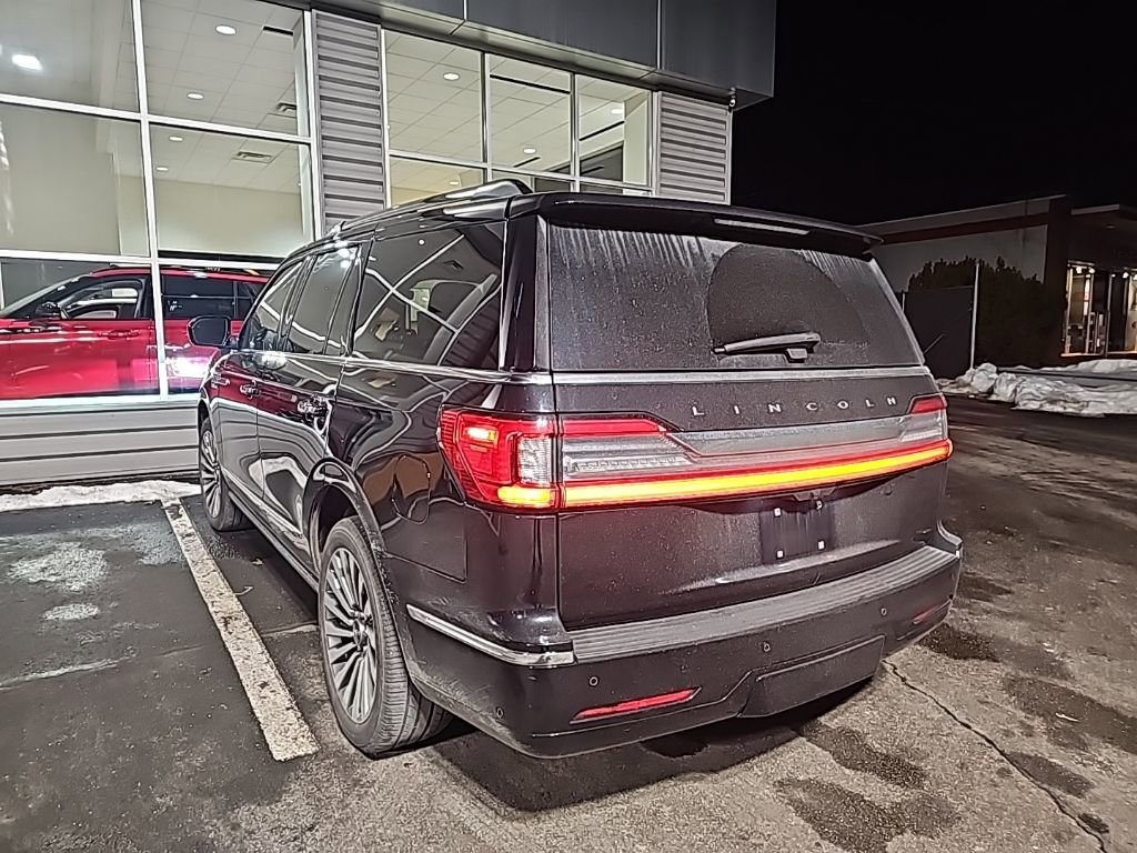 Used 2019 Lincoln Navigator Reserve image 3