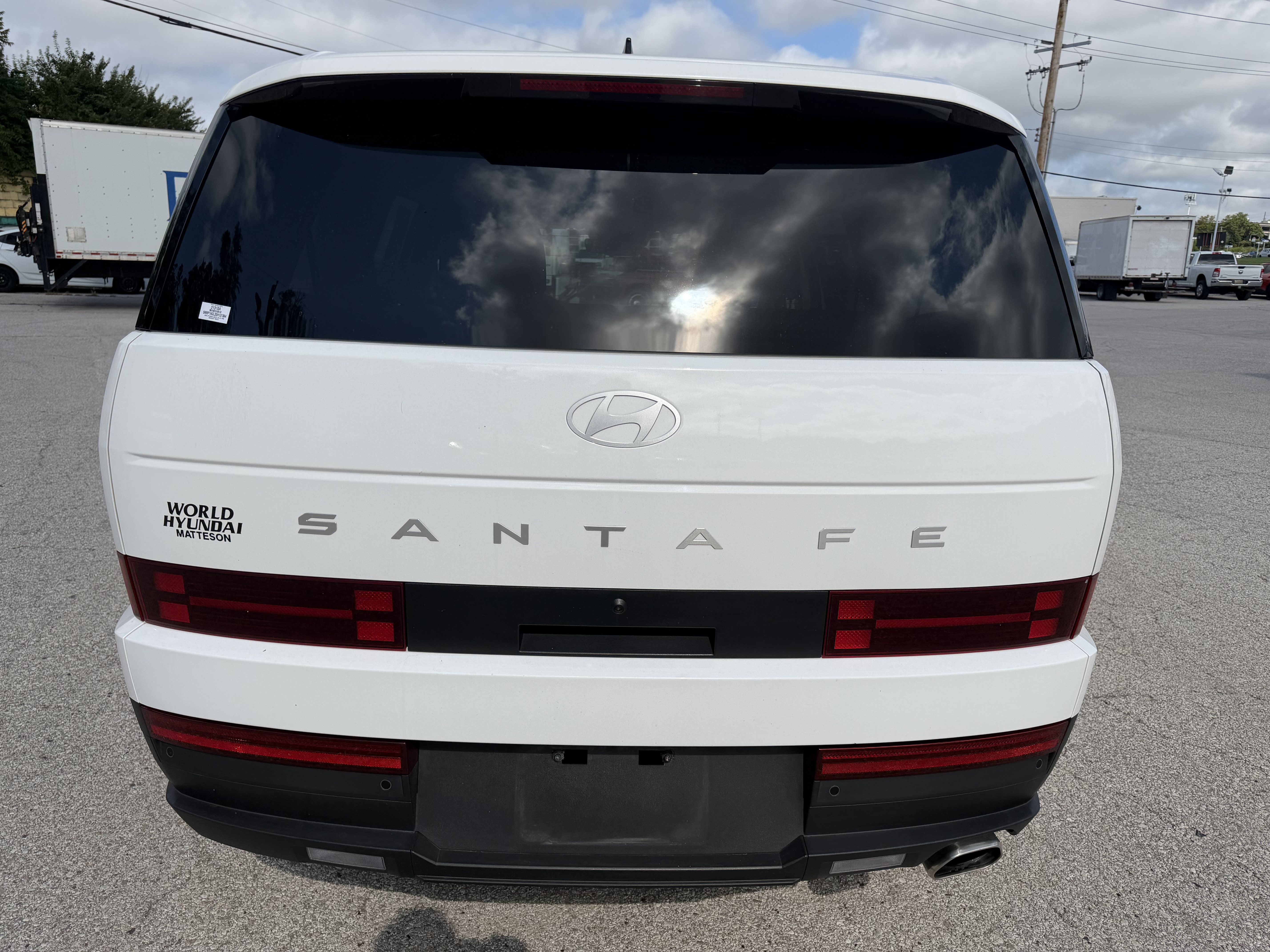 Used 2025 Hyundai Santa Fe SE FWD image 6