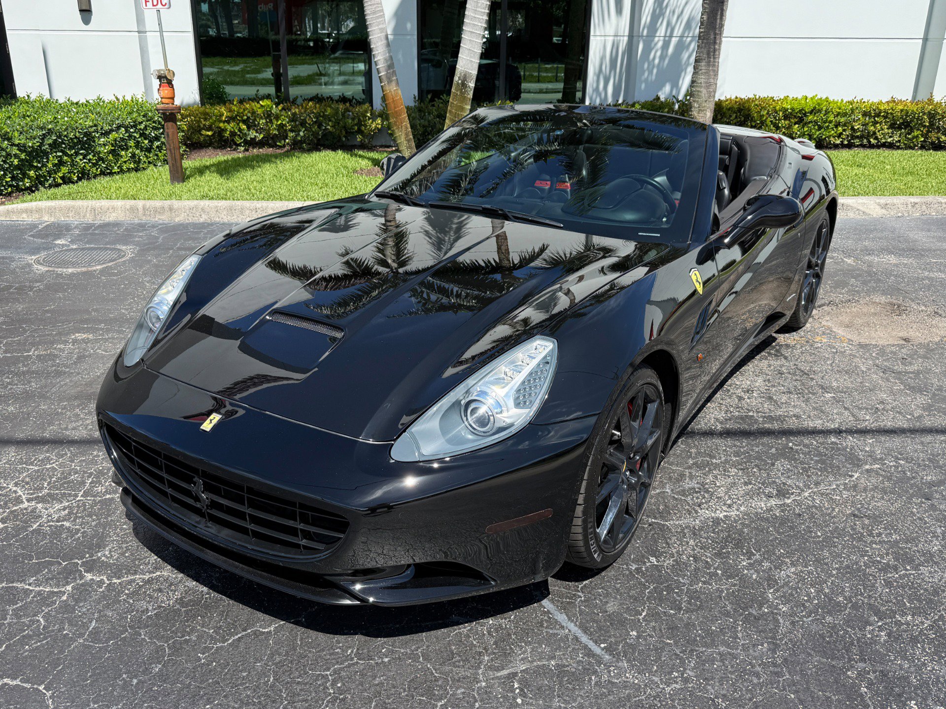 Used 2010 Ferrari California RWD image 5
