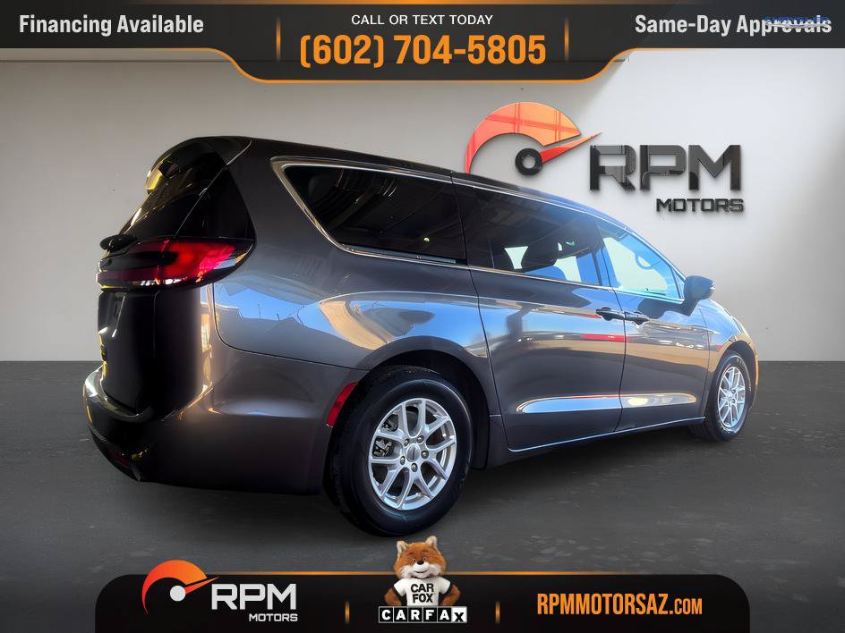Used 2023 Chrysler Pacifica Touring-L FWD image 25