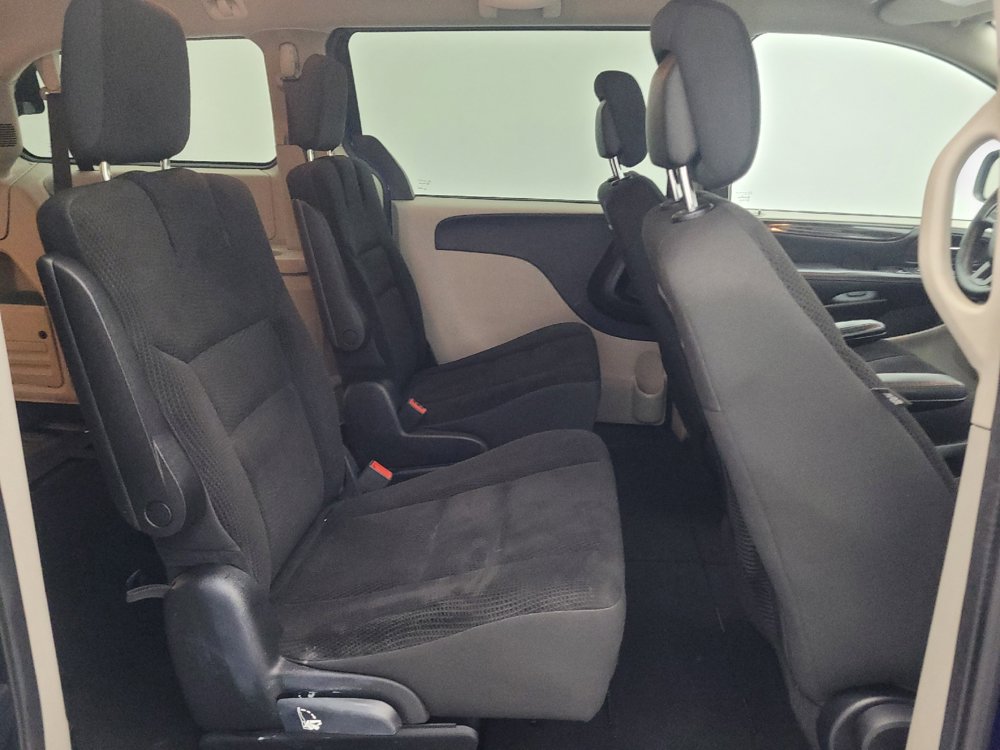 Used 2019 Dodge Grand Caravan SE FWD image 19
