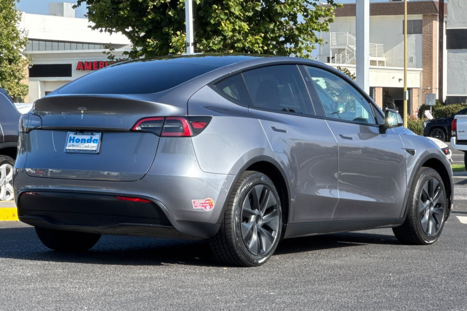 Used 2024 Tesla Model Y Long Range RWD image 9
