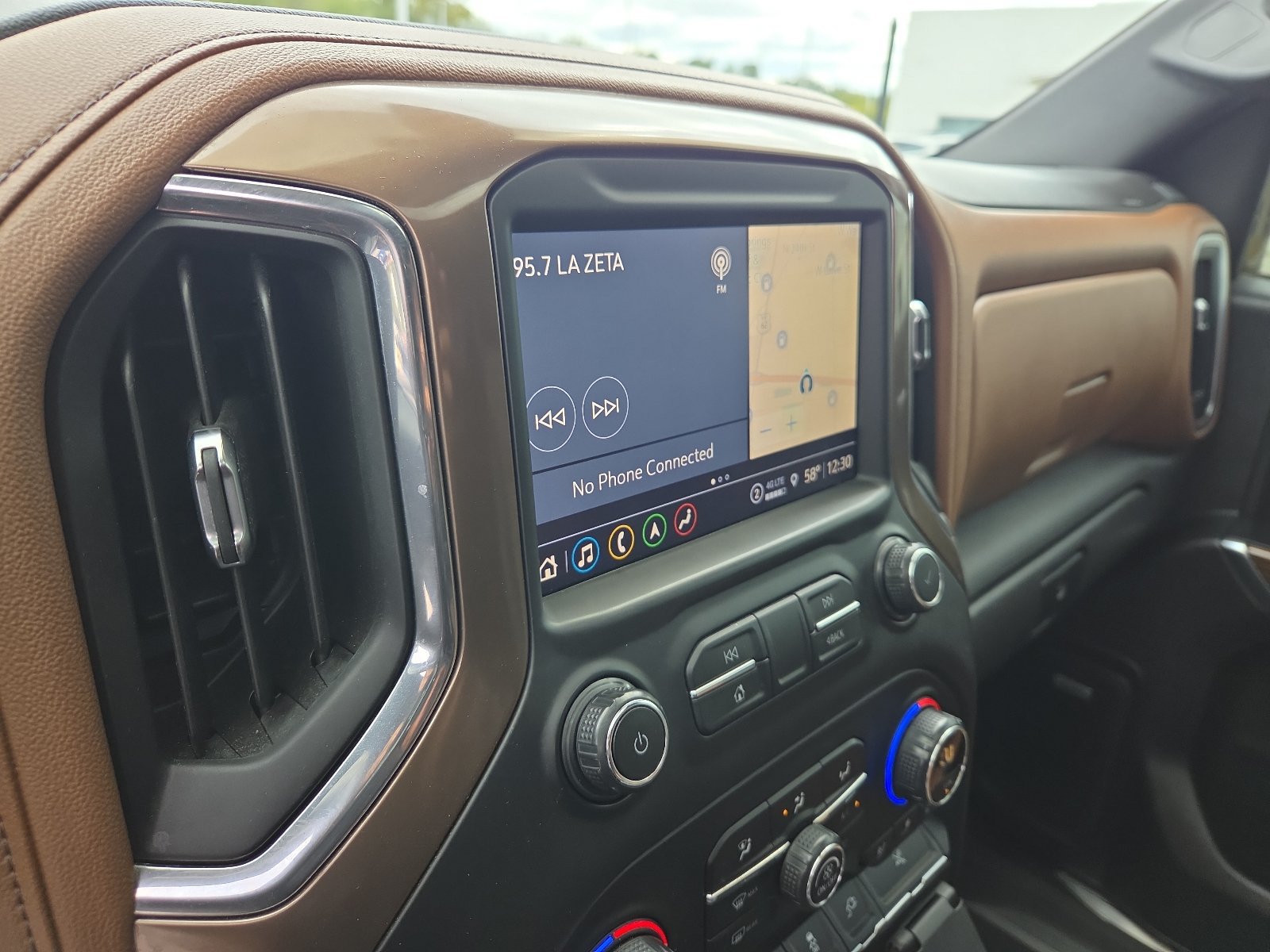 Certified 2021 Chevrolet Silverado 1500 High Country w/ Technology Package AWD/4WD image 7
