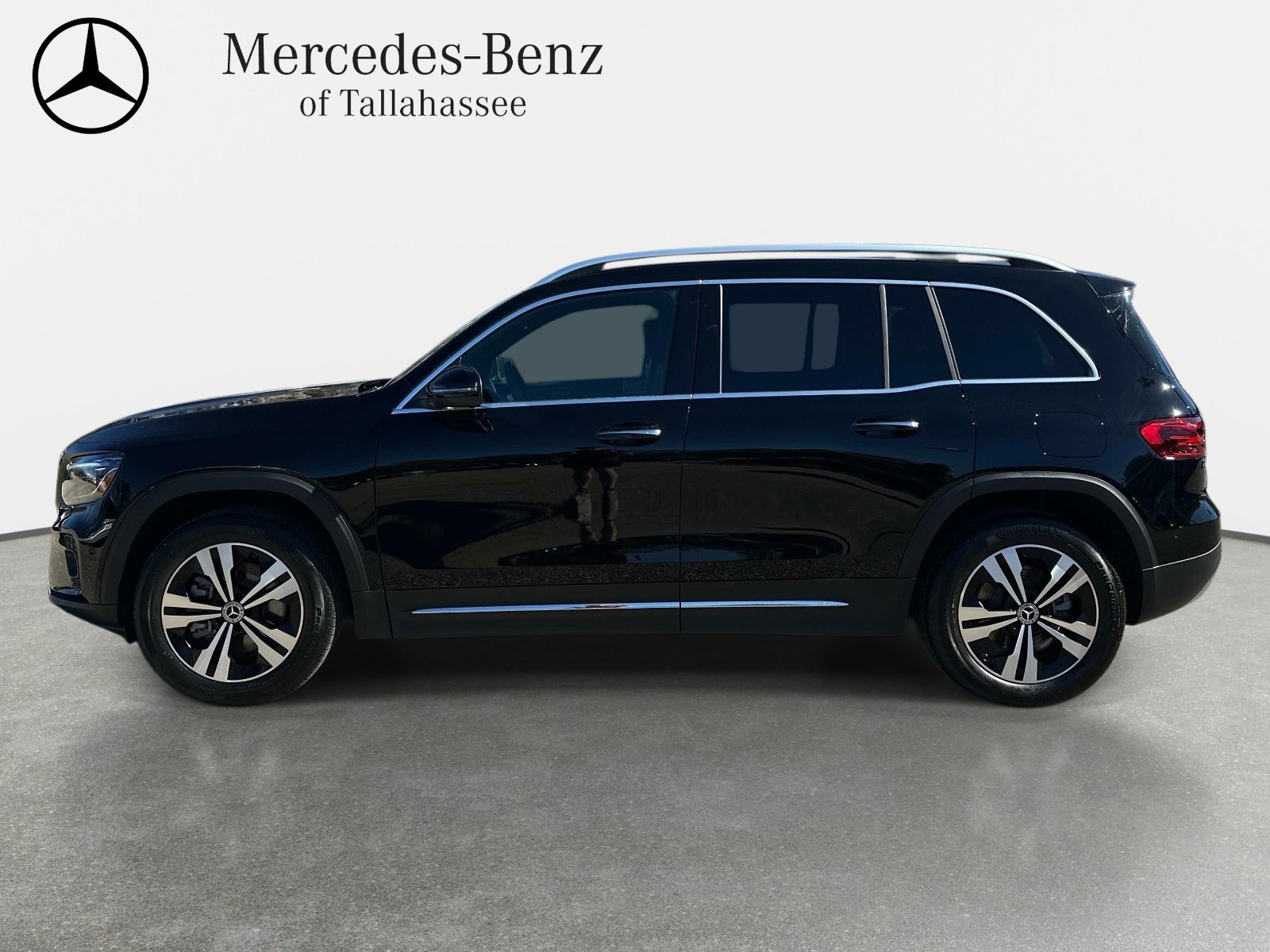Used 2025 Mercedes-Benz GLB 250 image 2