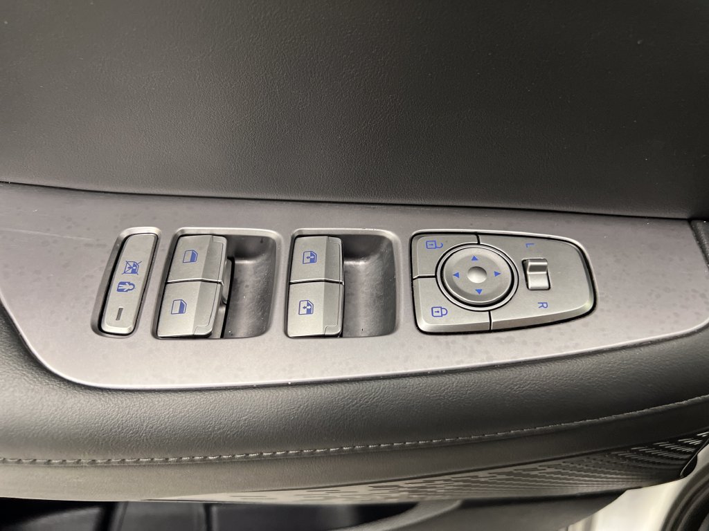 Used 2024 Hyundai Palisade Limited AWD/4WD image 16