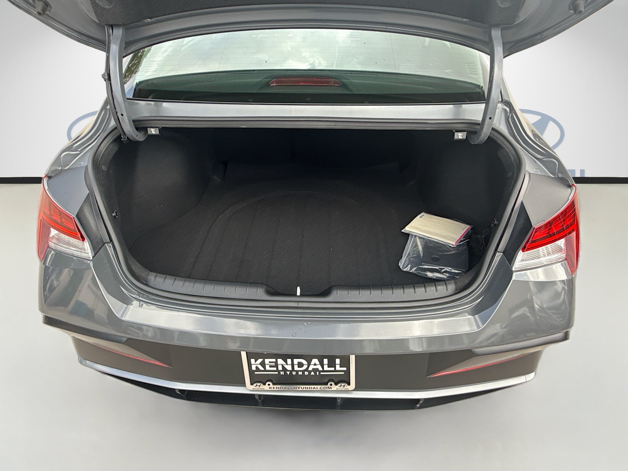 Used 2025 Hyundai Elantra SEL FWD image 24