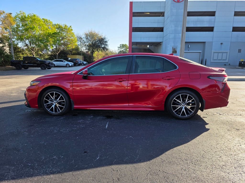 Certified 2022 Toyota Camry SE image 8