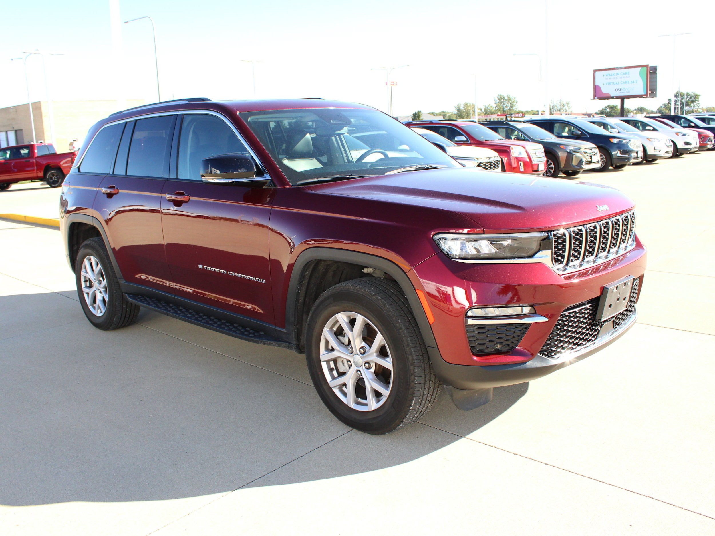 Used 2022 Jeep Grand Cherokee Limited AWD/4WD image 7