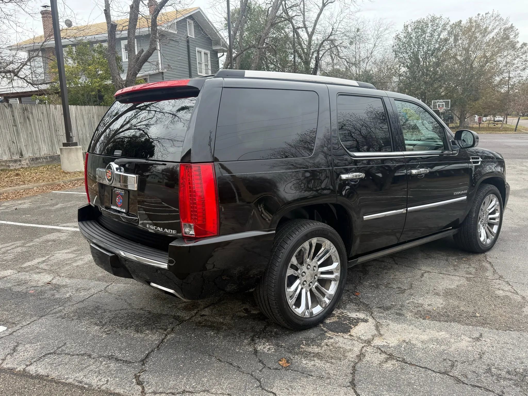 Used 2014 Cadillac Escalade Platinum image 5