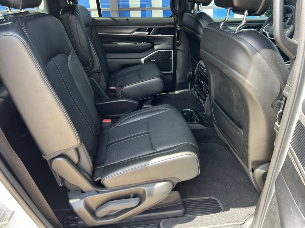Used 2023 Jeep Wagoneer Series II w/ Premium Group I RWD image 15