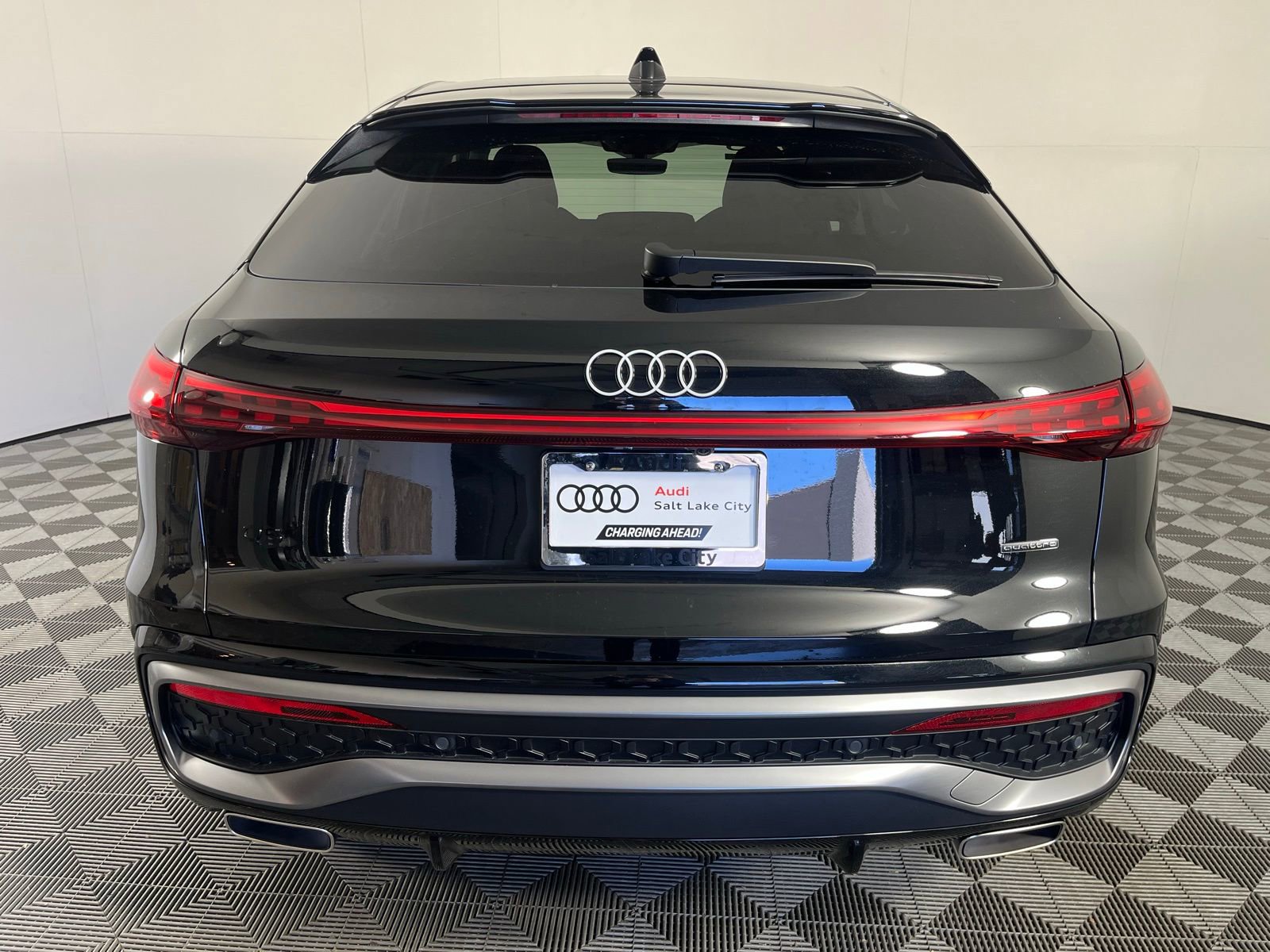 Certified 2025 Audi Q5 Premium Plus w/ Premium Plus image 8