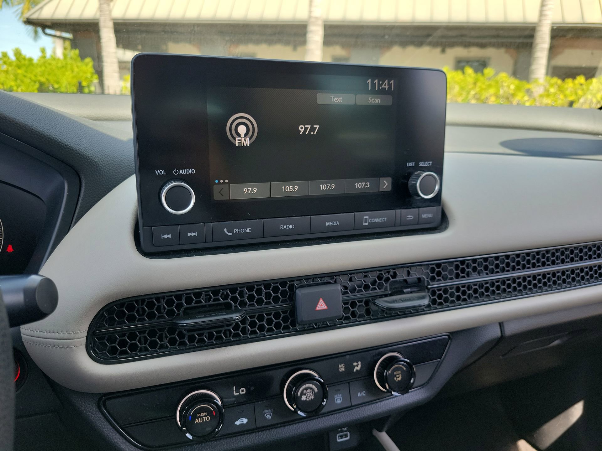 Used 2023 Honda HR-V LX image 22