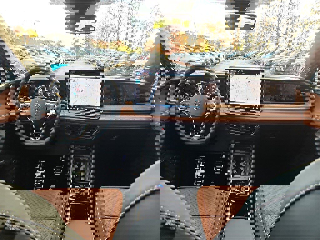 New 2026 Volkswagen Tiguan SEL R-Line image 5