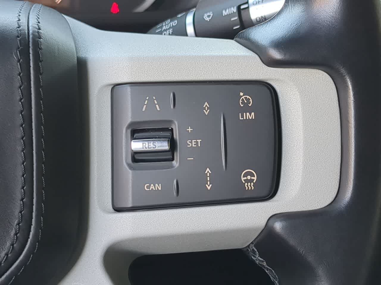 Used 2022 Land Rover Defender 110 XS Edition AWD/4WD image 27