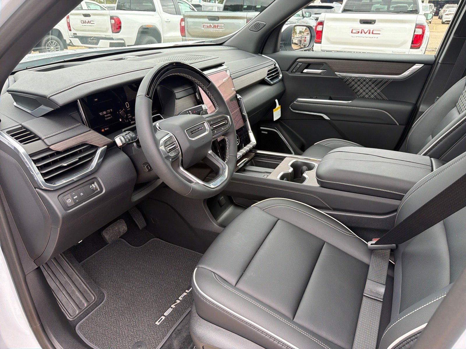 New 2027 GMC Acadia Denali FWD image 9