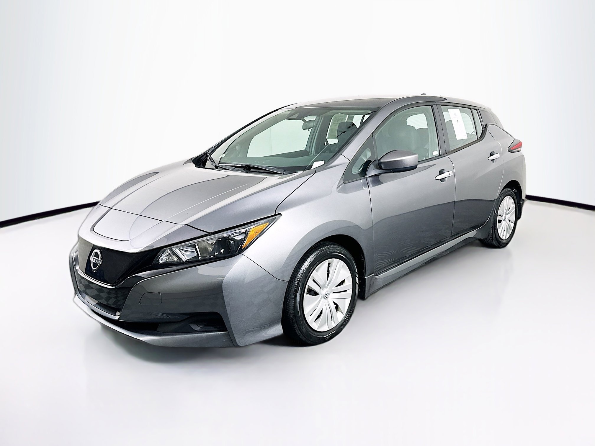 Used 2023 Nissan Leaf S image 3