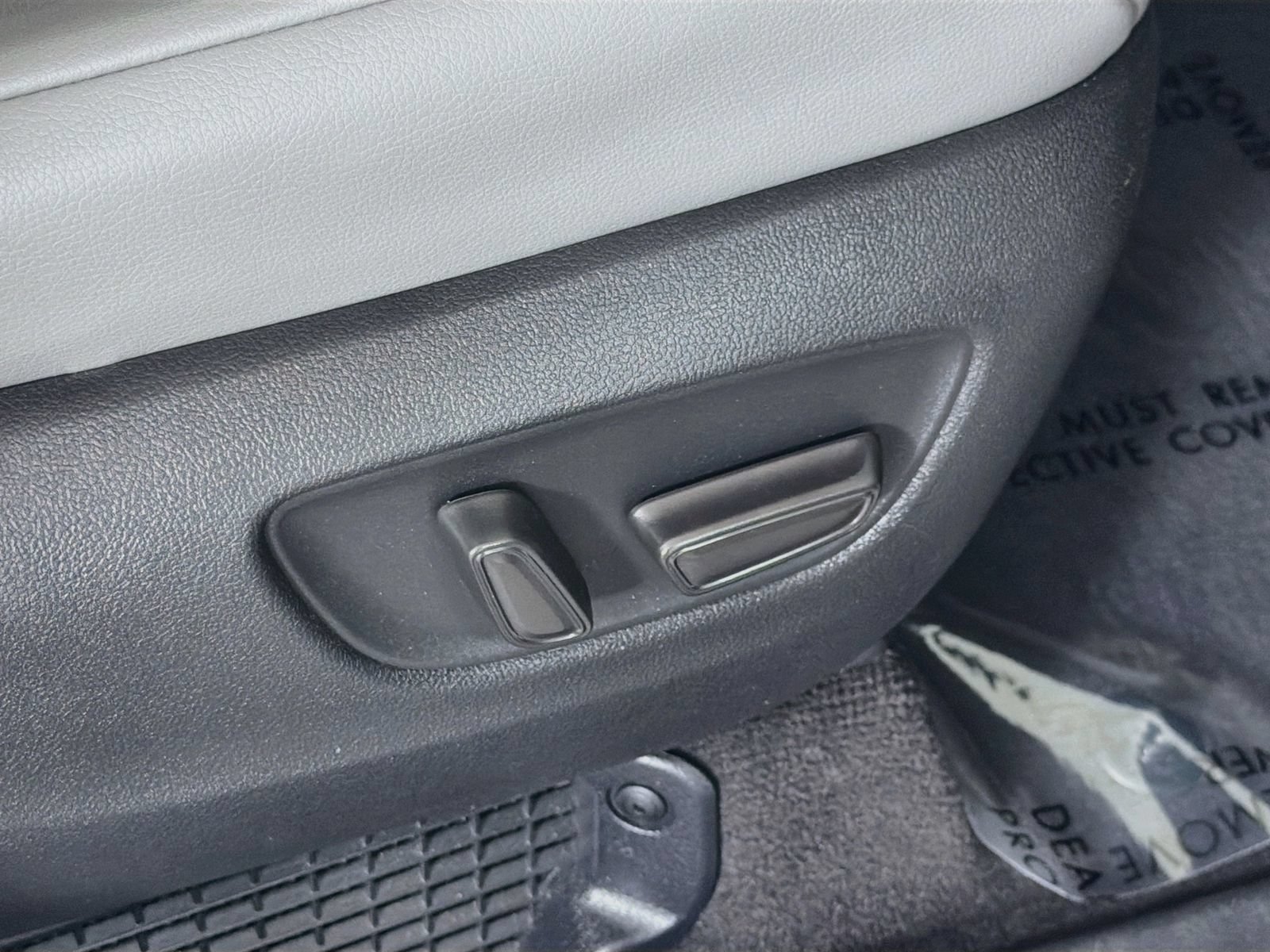 Used 2025 Toyota Sienna XLE w/ XLE Plus Package FWD image 34