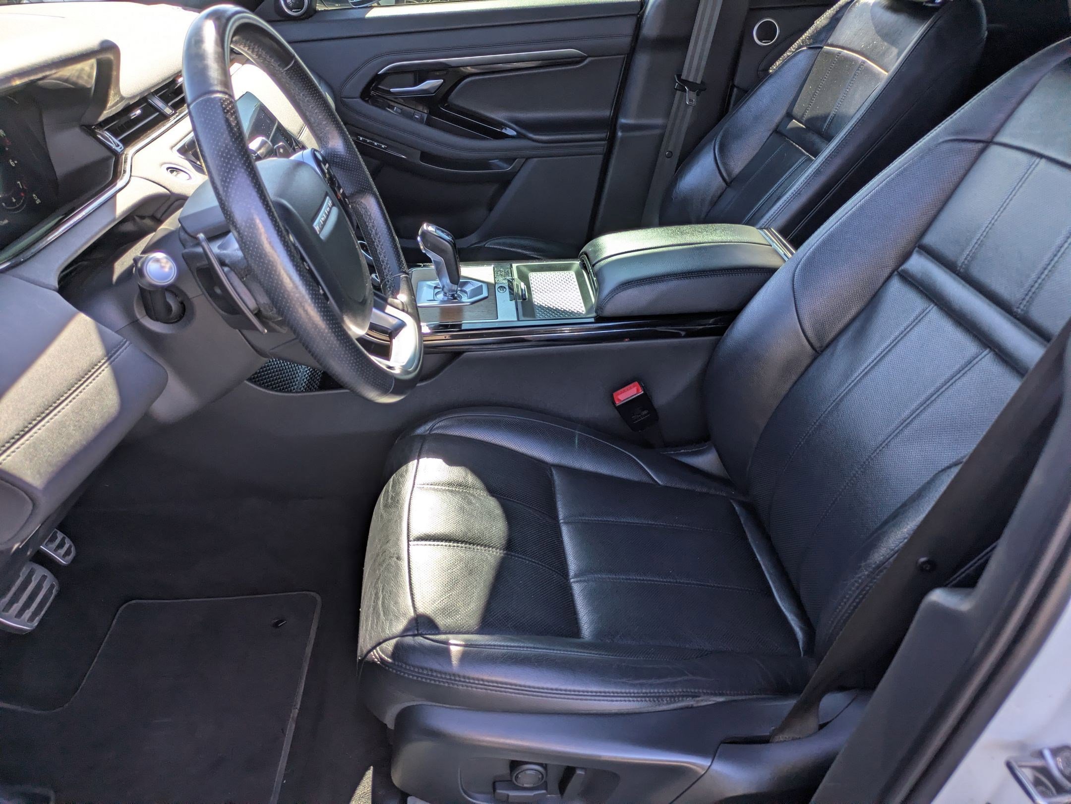 Used 2020 Land Rover Range Rover Evoque R-Dynamic SE image 10