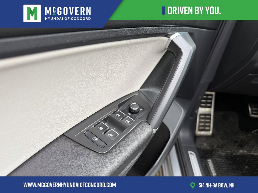 Used 2020 Volkswagen Tiguan SE R-Line w/ 3rd Row Seat Package image 22