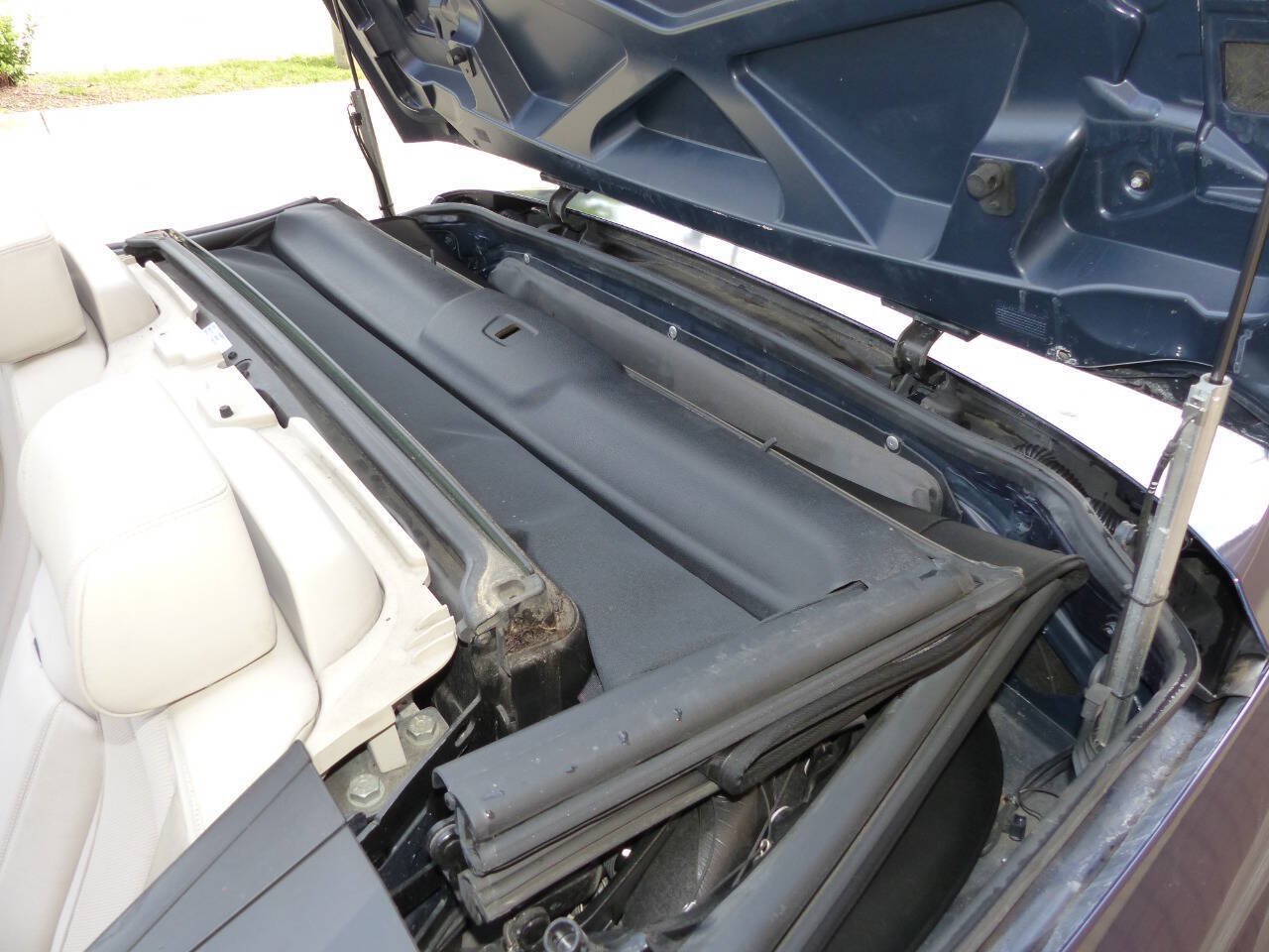 Used 2012 BMW 650i Convertible RWD image 47
