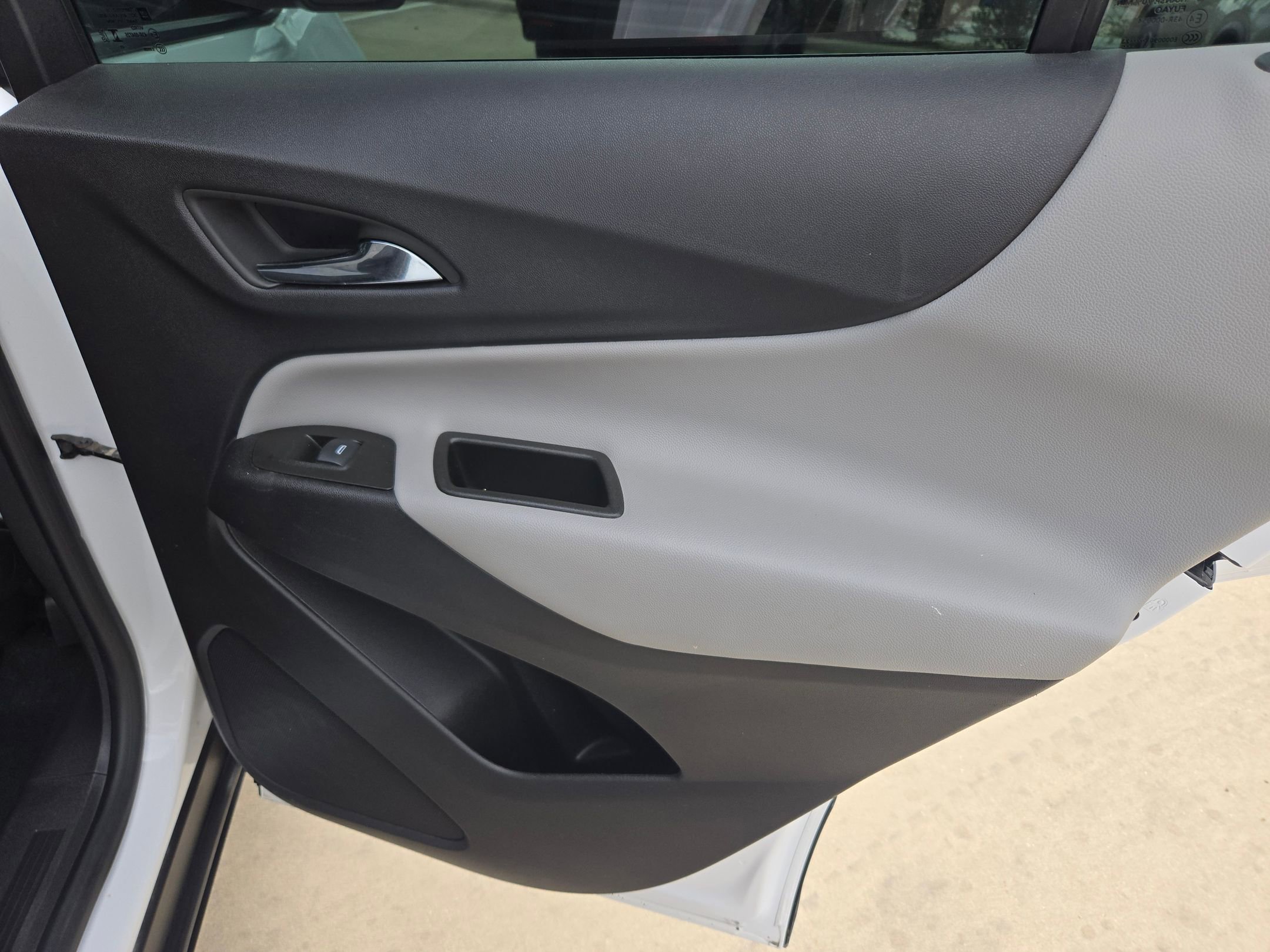 Used 2024 Chevrolet Equinox LS FWD image 27