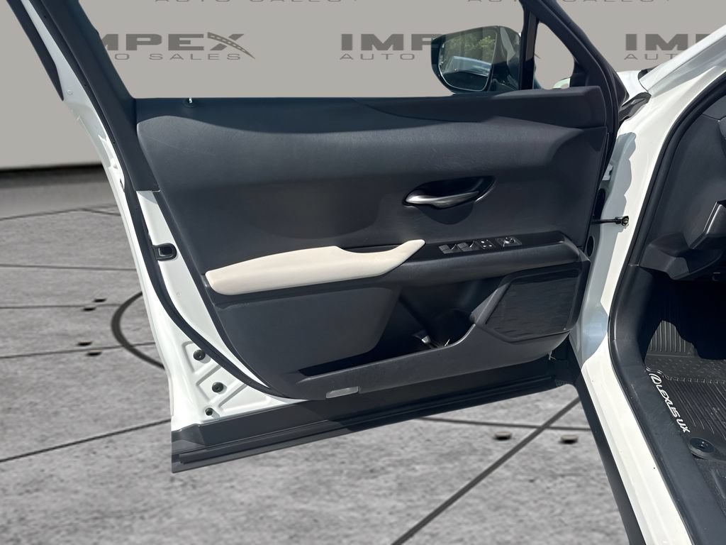 Used 2020 Lexus UX 200 w/ Premium Package FWD image 18