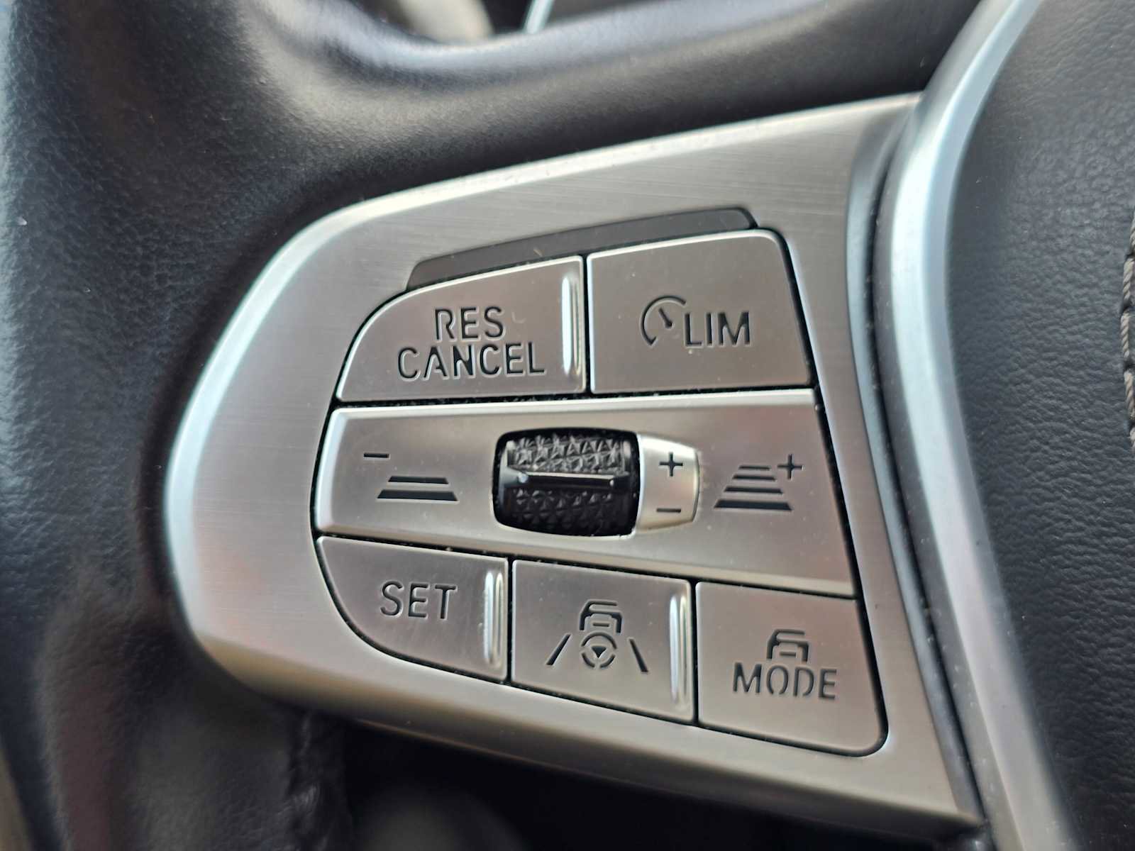 Used 2020 BMW 745e xDrive image 33