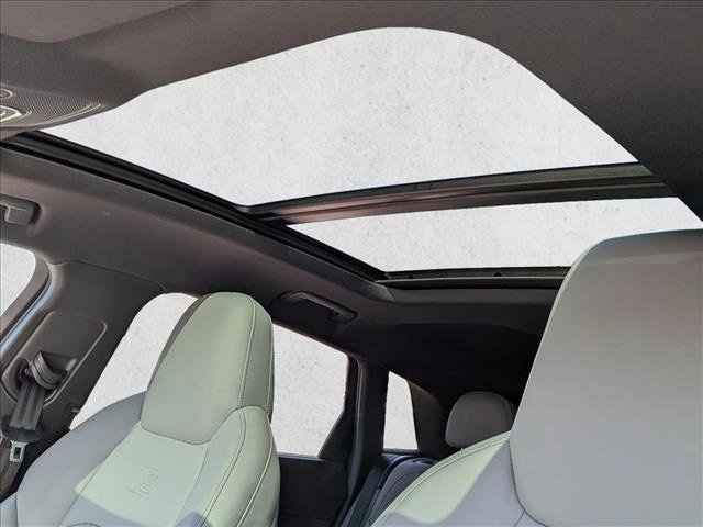 Certified 2023 Audi e-tron S Prestige w/ Prestige Package image 16