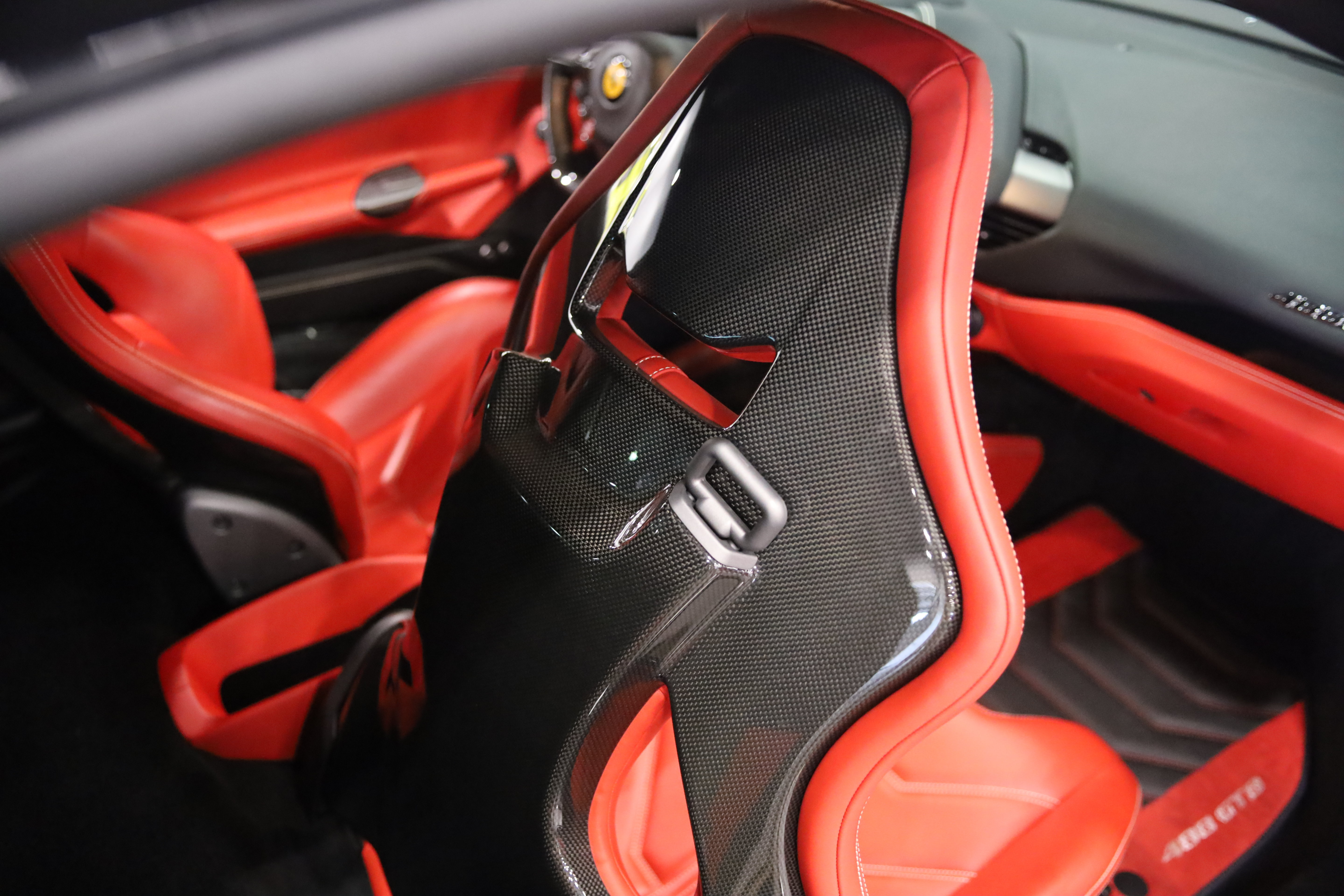 Used 2018 Ferrari 488 GTB RWD image 38